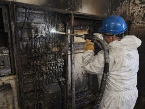 Czyszczenie popożarowe suchym lodem w zakładzie przemysłowym - Rontech Blog